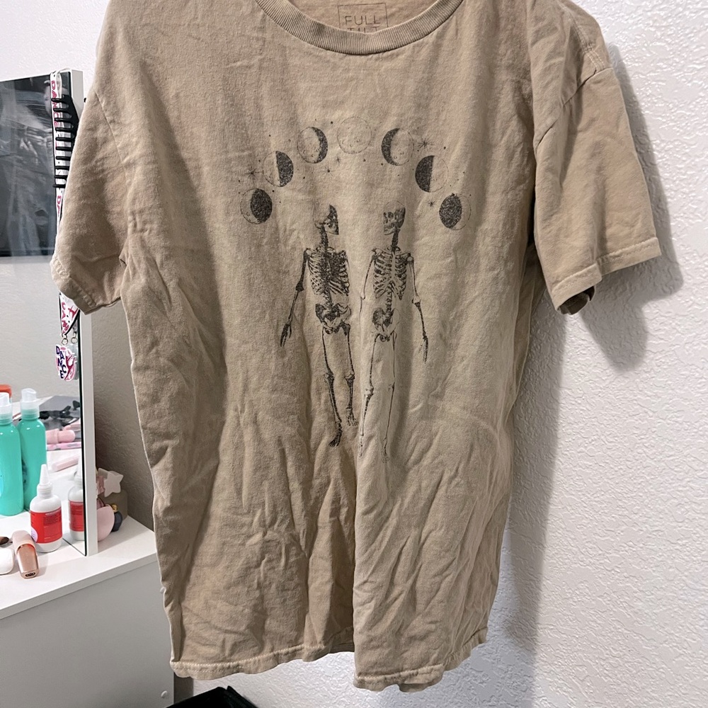 brown oversized tee with